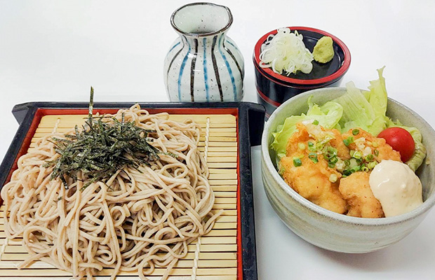 蕎麦とミニチキン南蛮丼