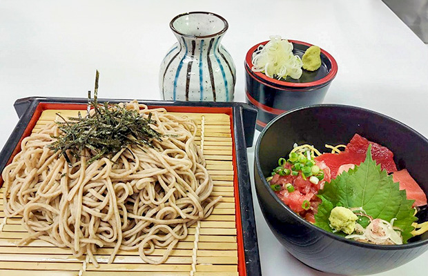 蕎麦とミニまぐろ丼