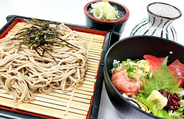 蕎麦とミニまぐろ丼